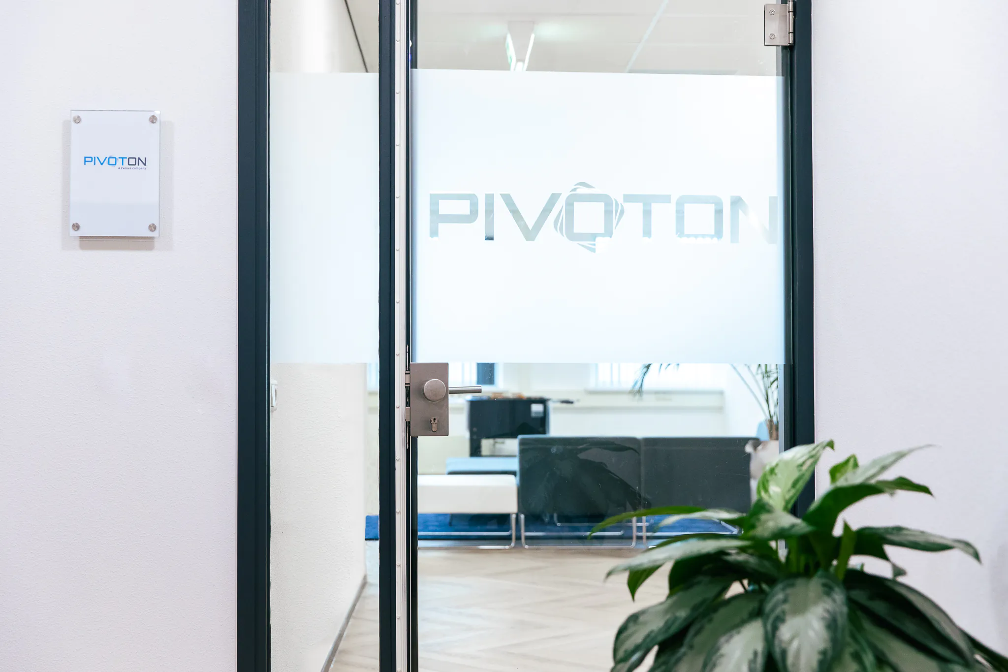 Ingang Pivoton kantoor